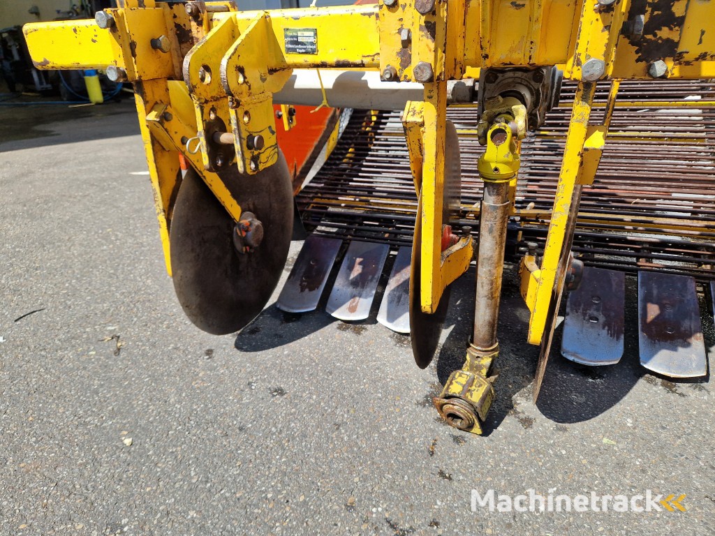 Samon EN aardappelrooier voor 2 rijen