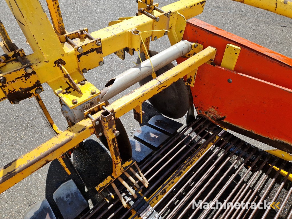 Samon EN aardappelrooier voor 2 rijen