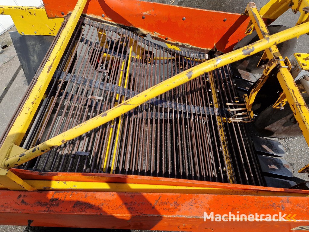 Samon EN aardappelrooier voor 2 rijen