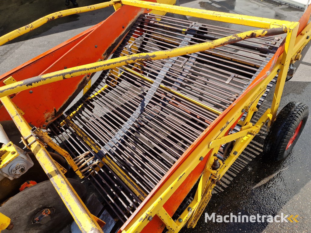 Samon EN aardappelrooier voor 2 rijen