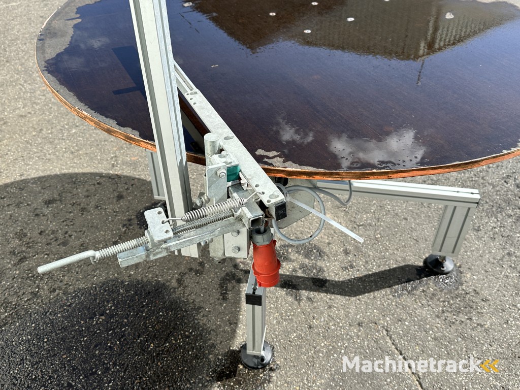 Viscon turntable with wooden top 150 cm