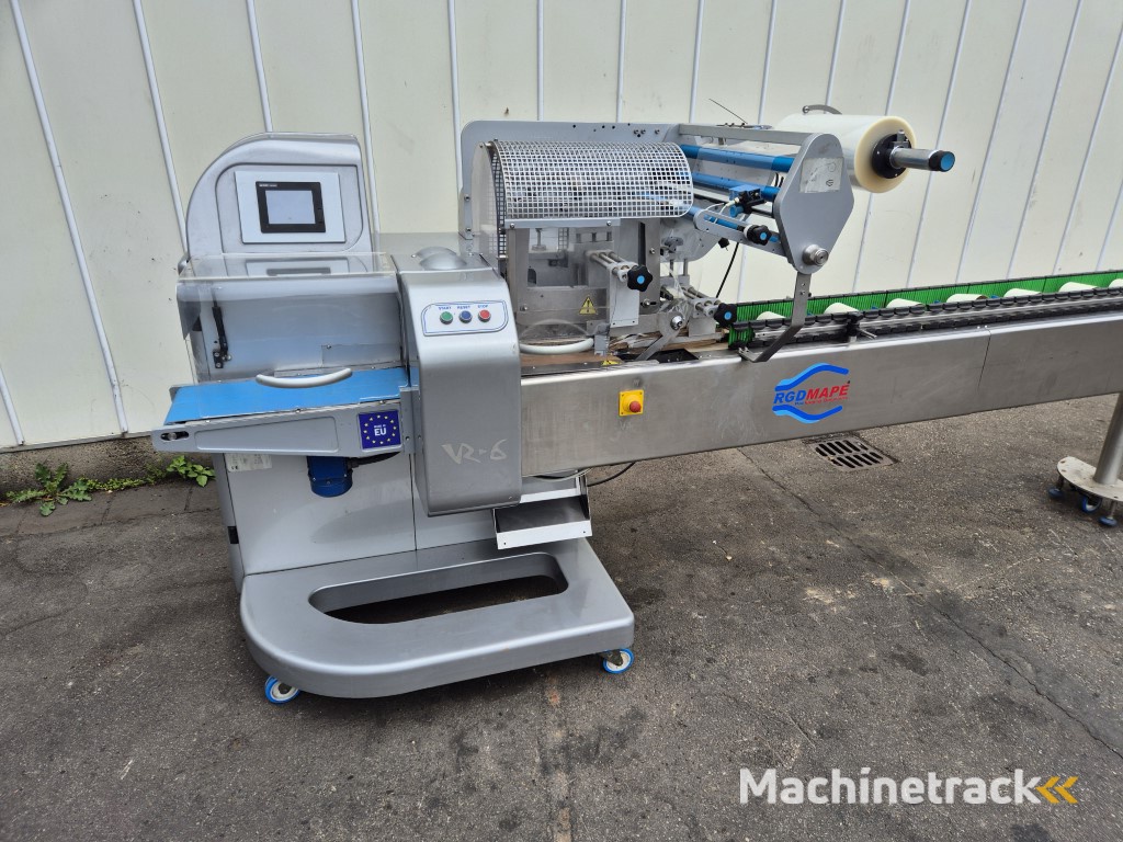 RGD VR-6 Genio flow pack machine for loose fragile products like zucchini and eggplant