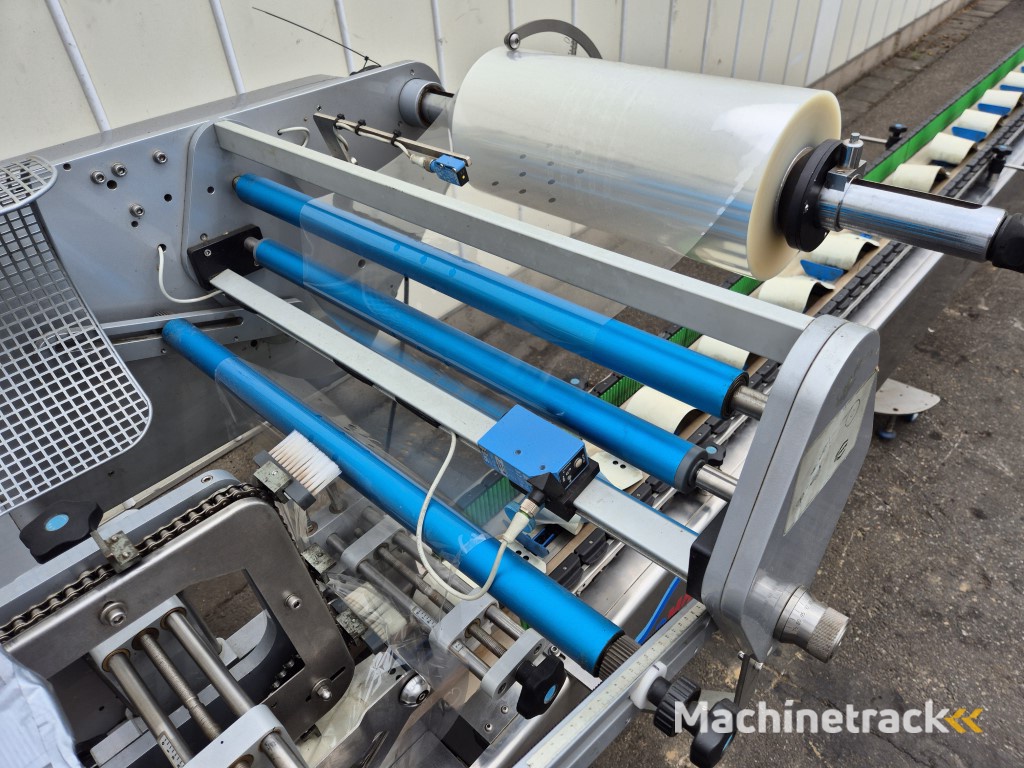 RGD VR-6 Genio flow pack machine for loose fragile products like zucchini and eggplant