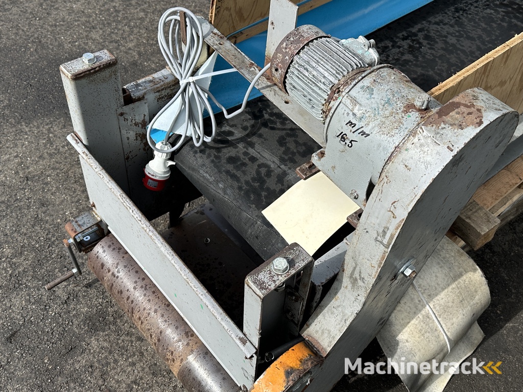 Self build conveyor 160 x 60 cm with adjustable iron roll  Used as destoner