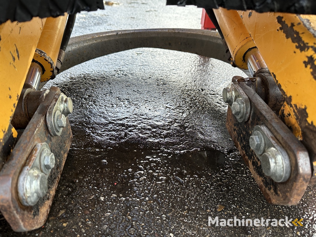 Damcon SEL 40 KV shrub and tree lifter with 45 cm U-blade