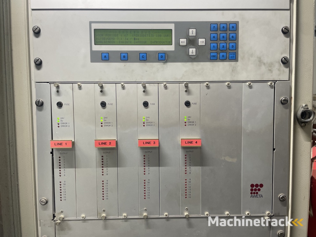 Aweta GMB4-12+1 paprikasorteermachine met opvoerband en weegschalen