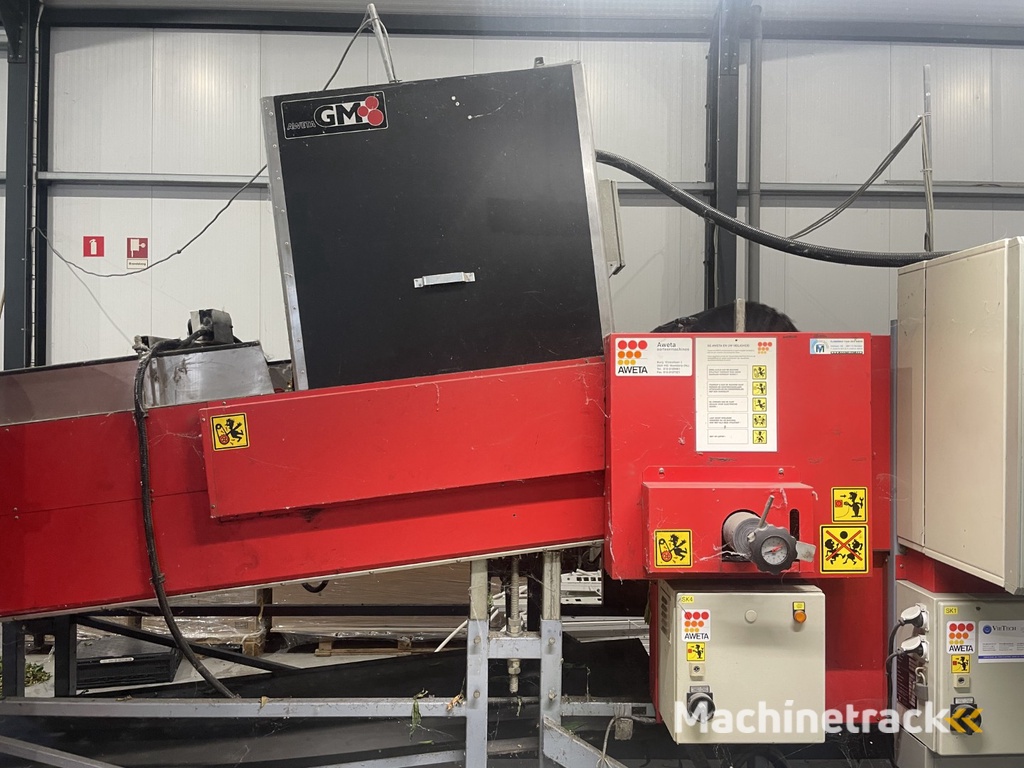 Aweta GMB4-12+1 paprikasorteermachine met opvoerband en weegschalen