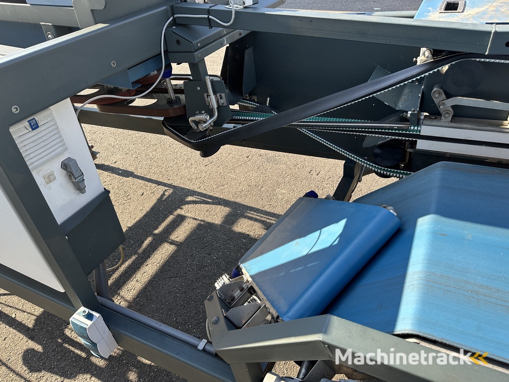 Havatec debulbing machine for tulips