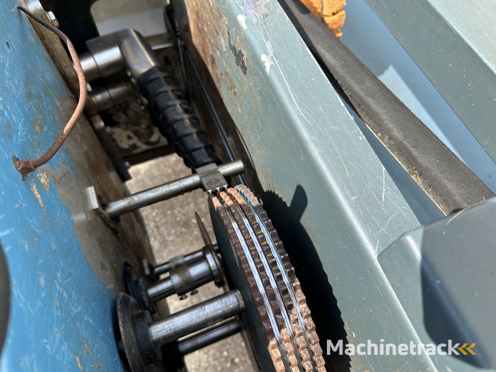 Havatec debulbing machine for tulips