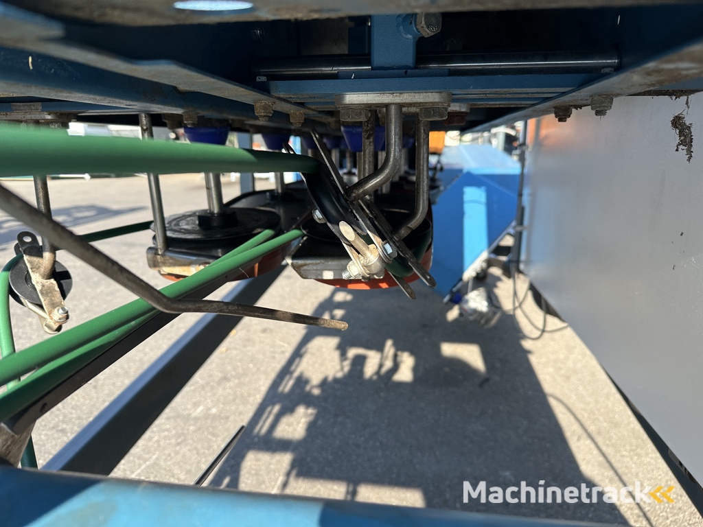 Havatec debulbing machine for tulips