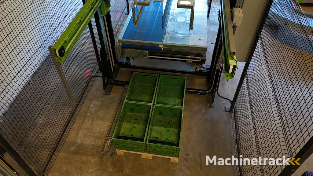 Greefa CombiSort apple & fruit sorting machine 2 line with water dumper, automatic box fillers and palletiser