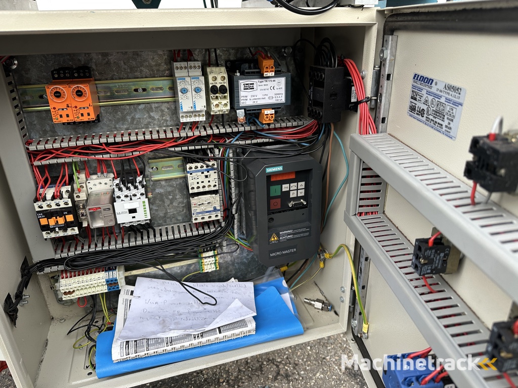 Visser dibbling unit for trays