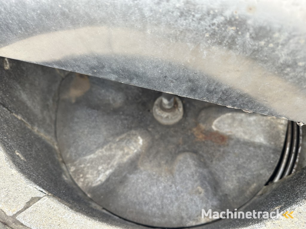 Eillert C70A peeling machine for carrots and potatoes