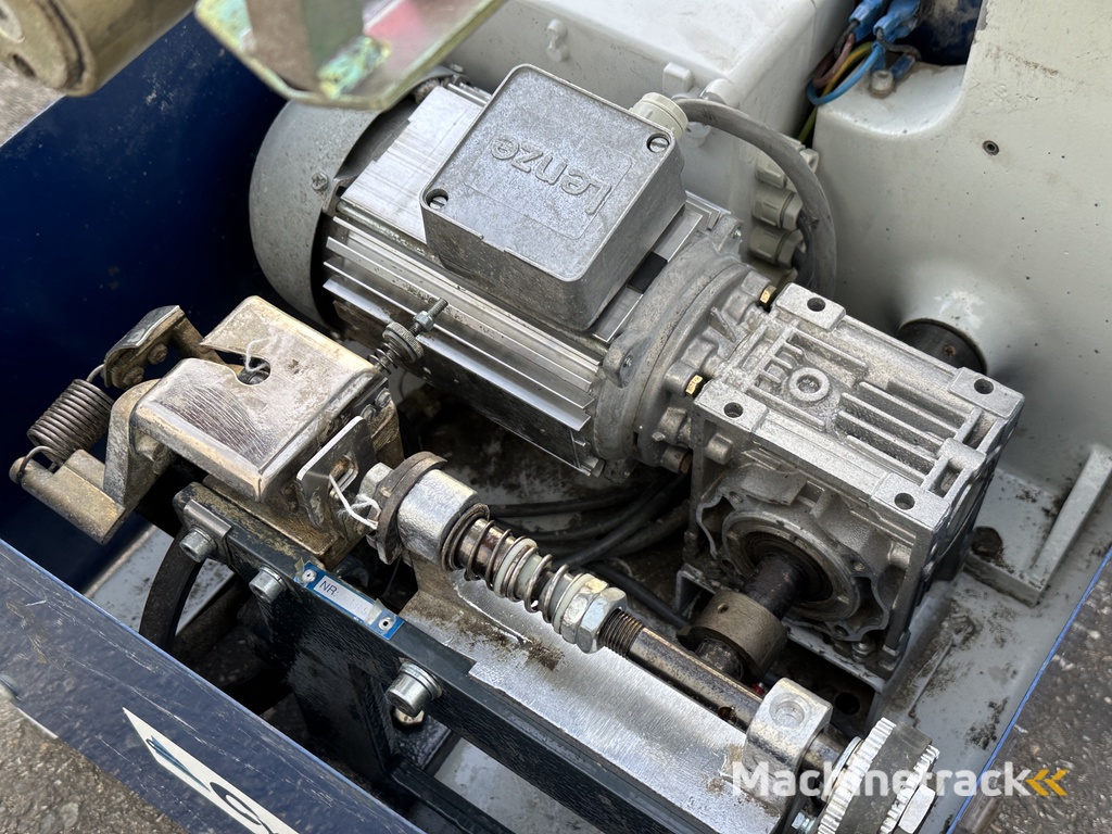 Cyklop Axro Mini TS R binding machine