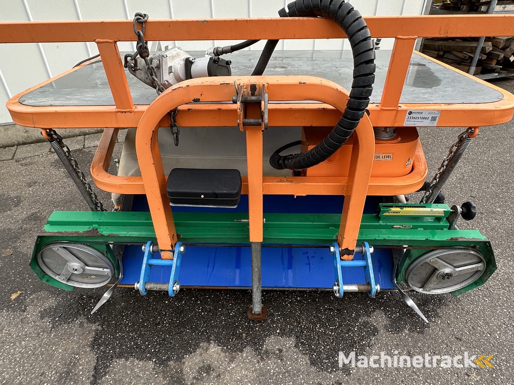 Ortomec TP 140B pull-type wheeled leafy greens harvester  140 cm