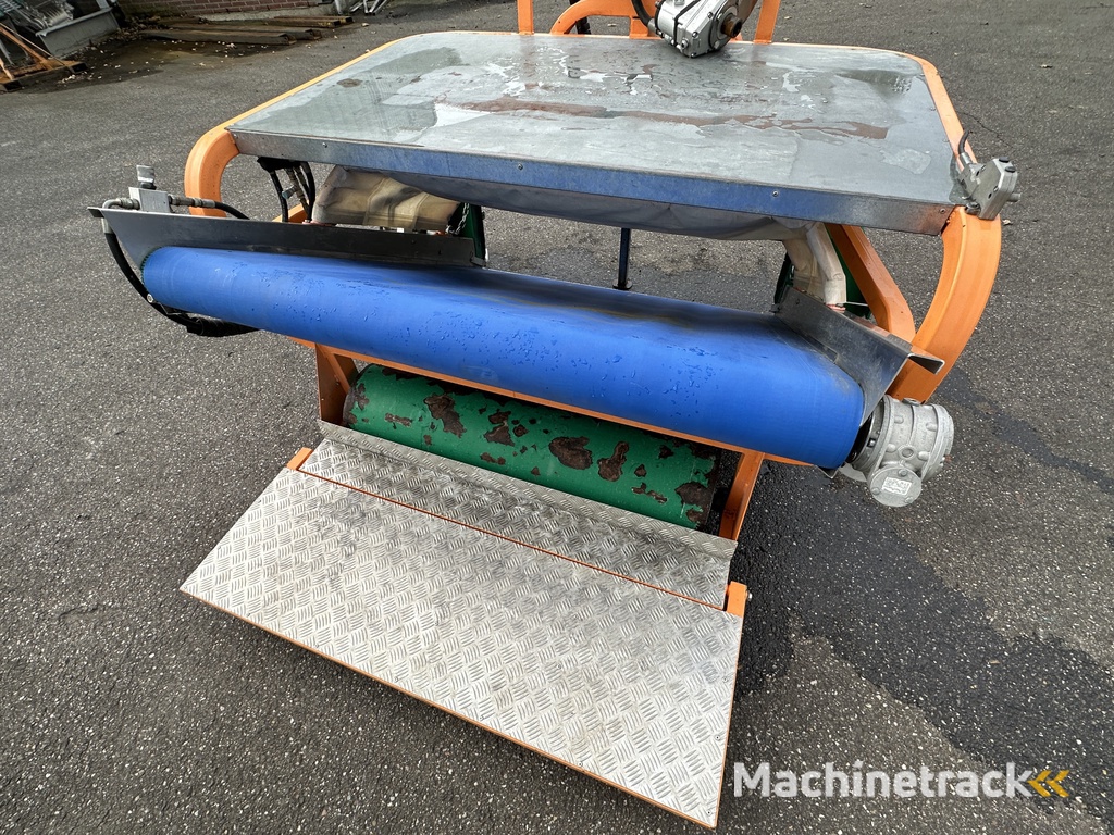 Ortomec TP 140B pull-type wheeled leafy greens harvester  140 cm