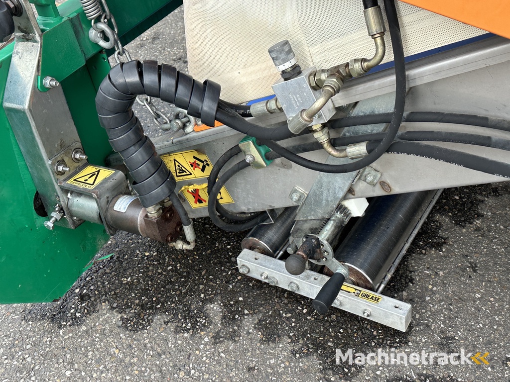 Ortomec TP 140B pull-type wheeled leafy greens harvester  140 cm