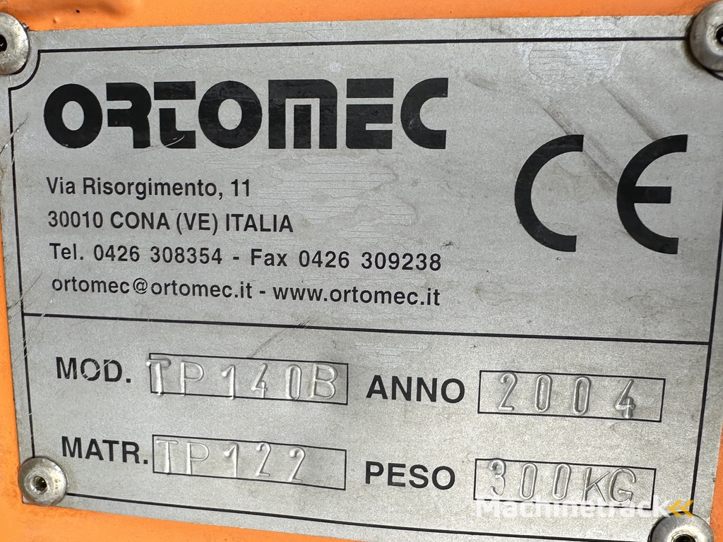 Ortomec TP 140B pull-type wheeled leafy greens harvester  140 cm