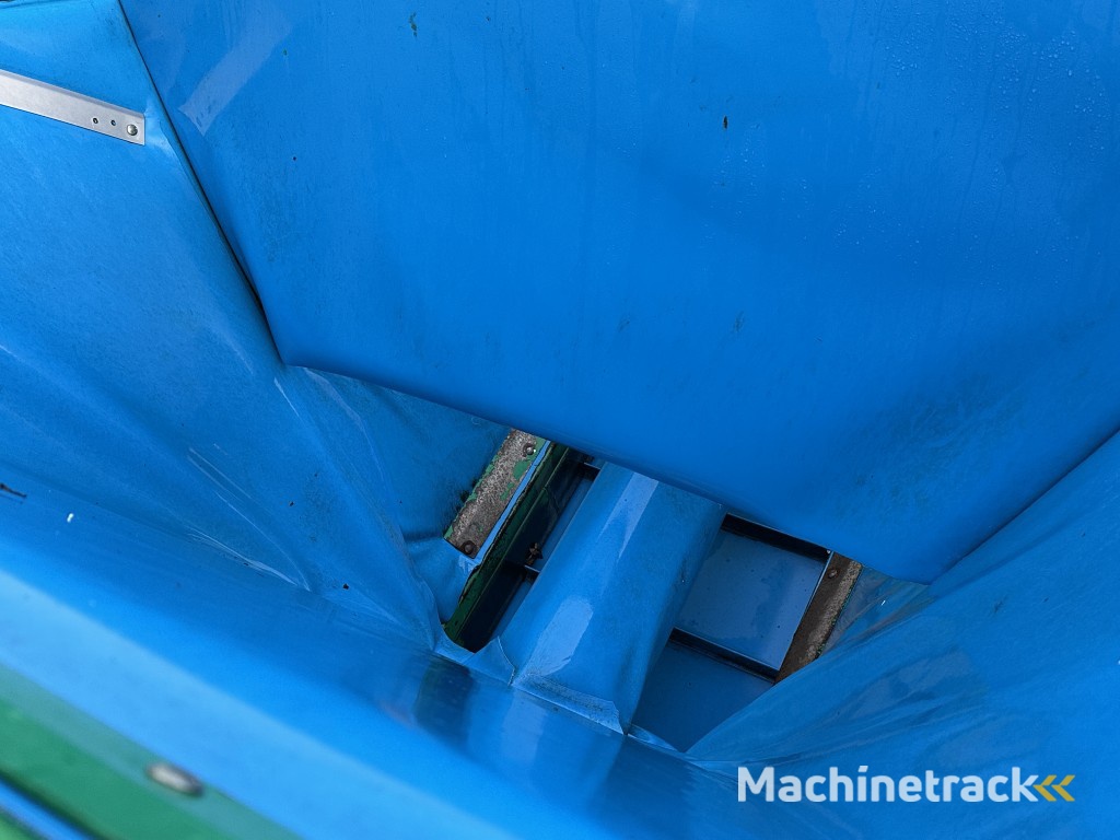 Upmann Upmatic dosing hopper with elevator 420 x 60 cm