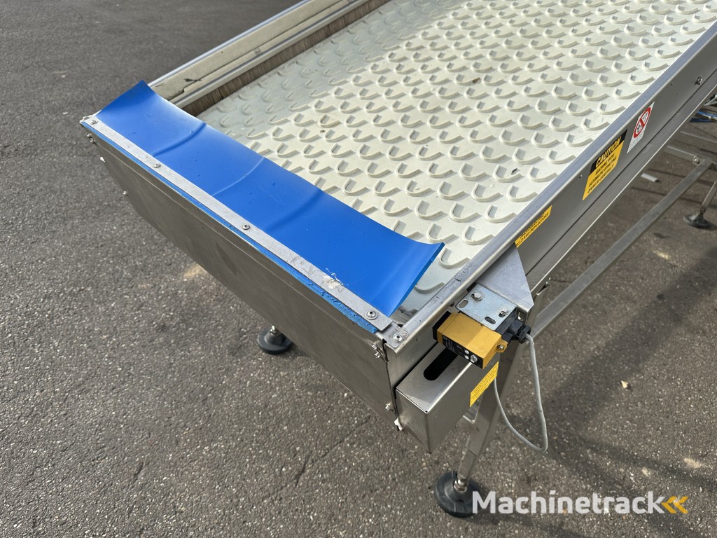 Sorma PC10 126 afweegmachine met punnet/trayvuller (ACM 115) en ontnester (DP4 115)