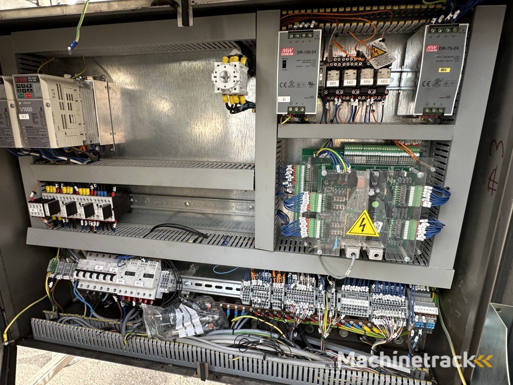 Sorma PC10 126 afweegmachine met punnet/trayvuller (ACM 115) en ontnester (DP4 115)