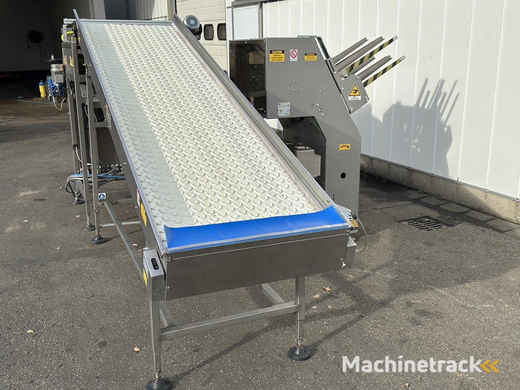 Sorma PC10 126 afweegmachine met punnet/trayvuller (ACM 115) en ontnester (DP4 115)