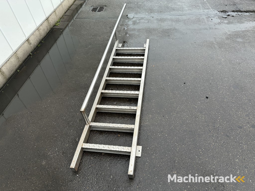 Stainless steel staircase/ladder with handrail