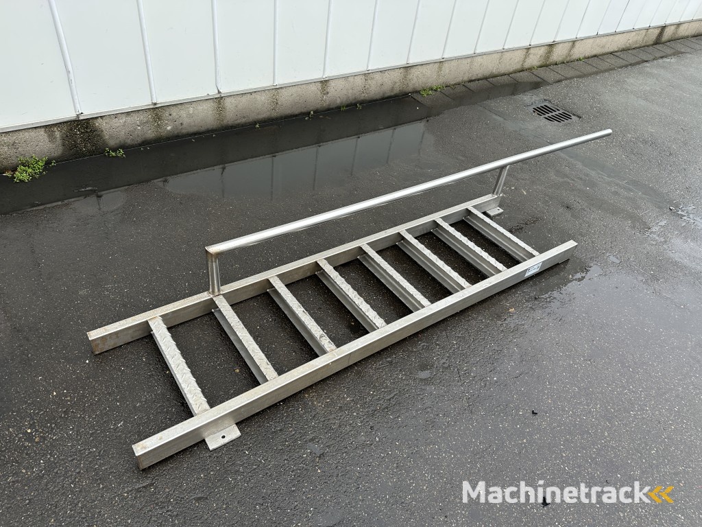 Stainless steel staircase/ladder with handrail