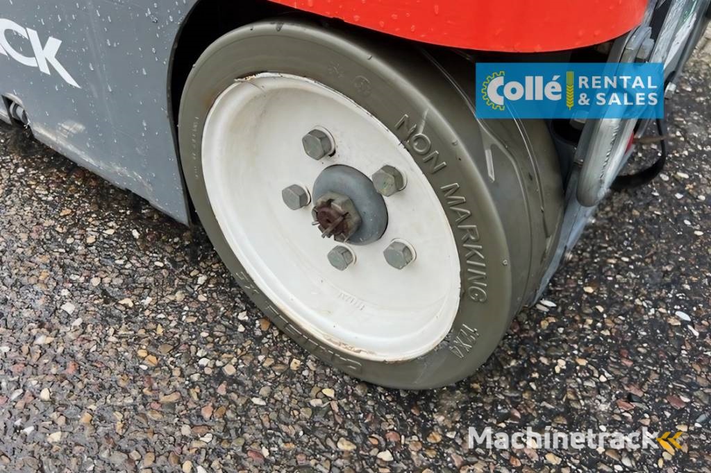 SkyJack SJ 12 | 2013