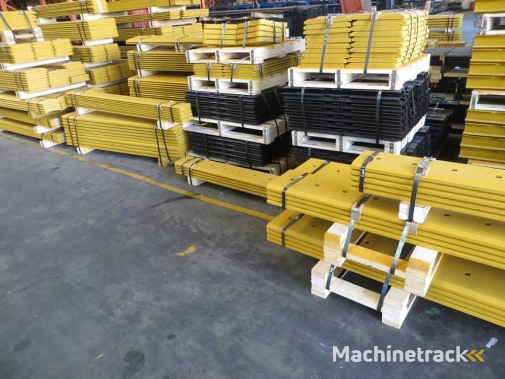 CHENILLES-ACIER-POUR-ENGINS-TP specialiste chenilles en caoutchouc