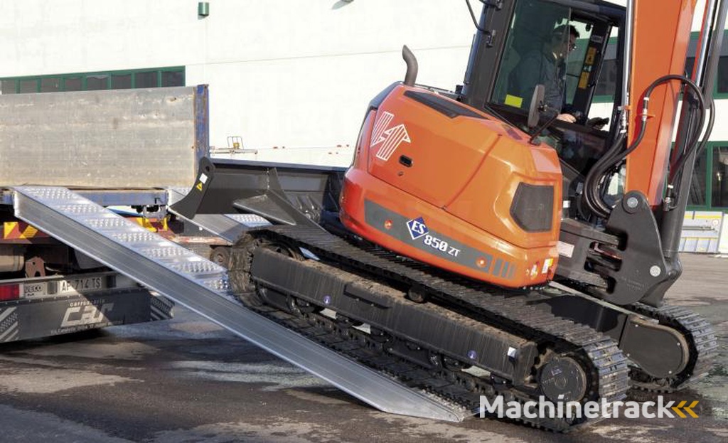 socoloc-votre-spécialiste-tp-levage-manutention-agaricole socoloc-specialiste export tp