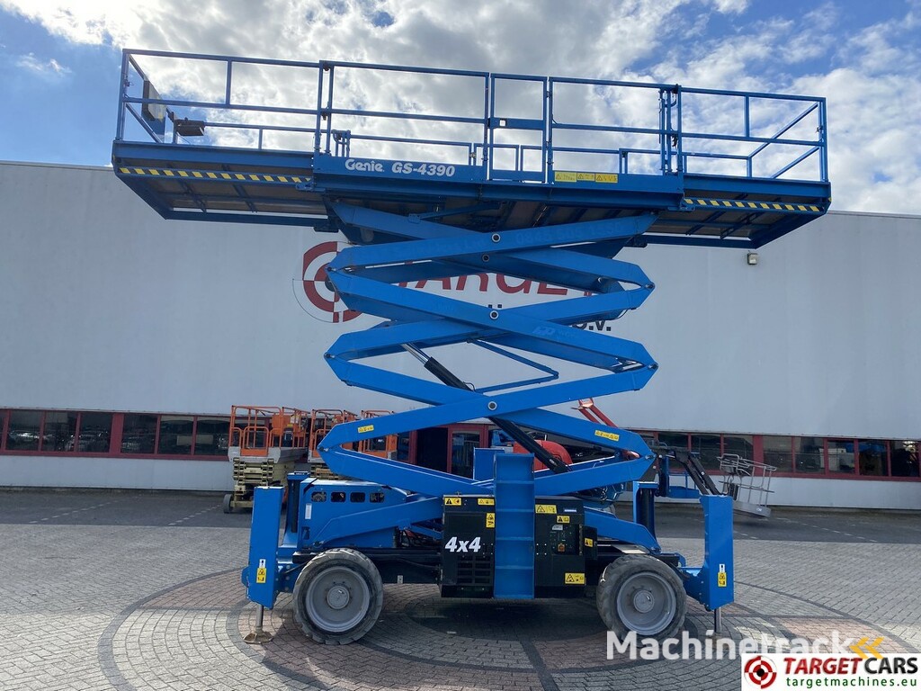 Genie GS-4390 RT LPG 4x4 Scissor Work Lift 1511cm