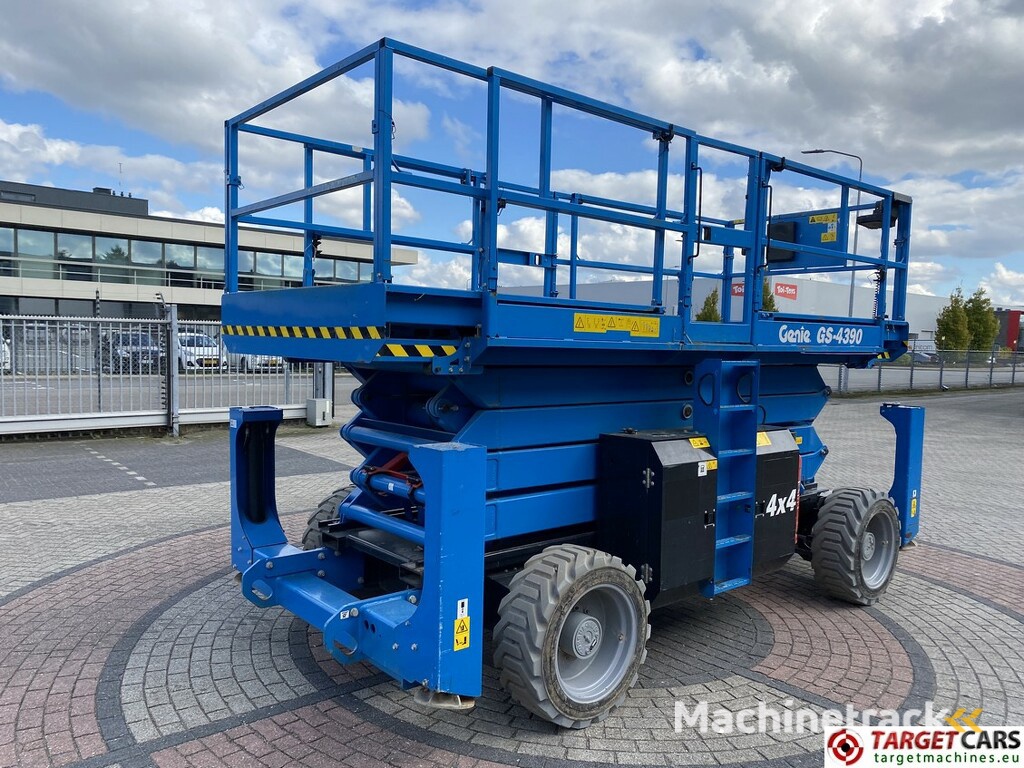 Genie GS-4390 RT LPG 4x4 Scissor Work Lift 1511cm