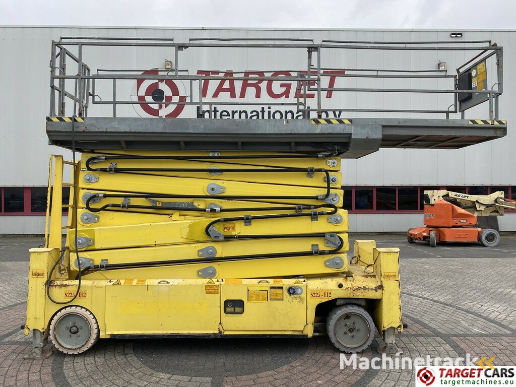 PB Lift S225-12ES Electric Scissor Work Lift 2250cm