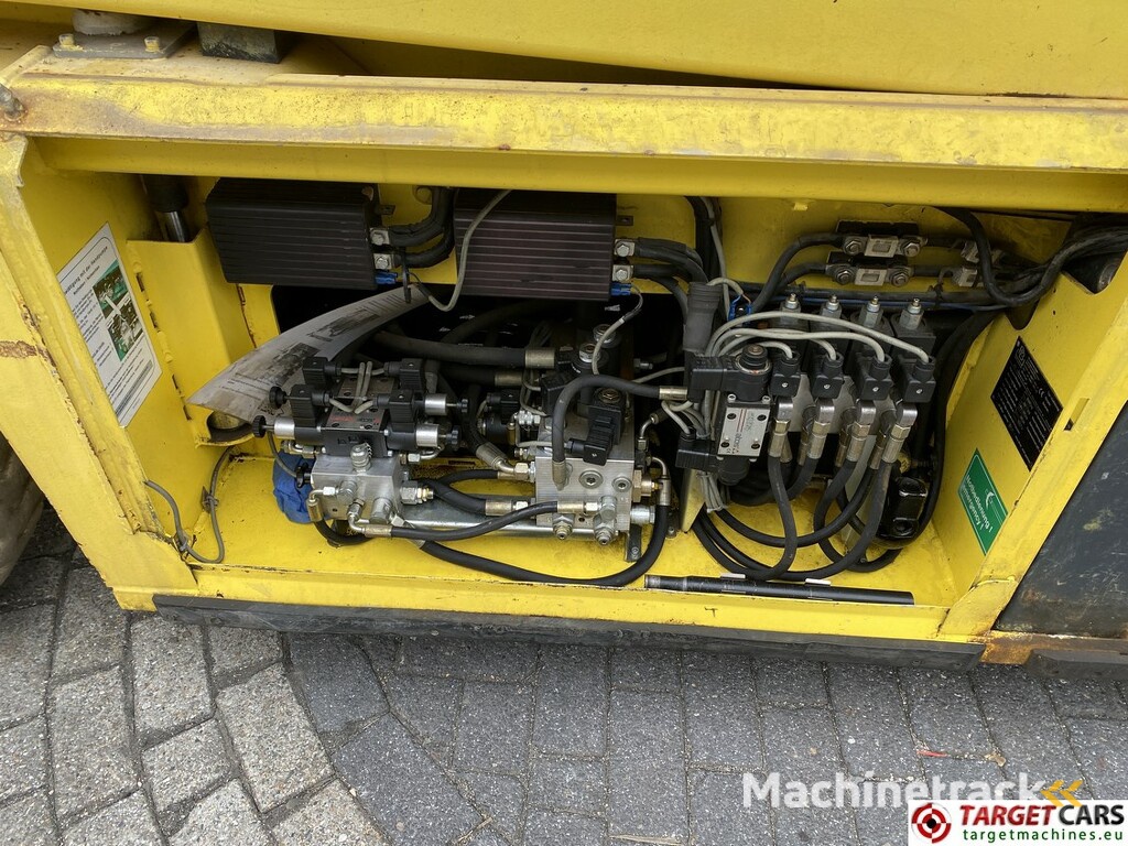 PB Lift S225-12ES Electric Scissor Work Lift 2250cm