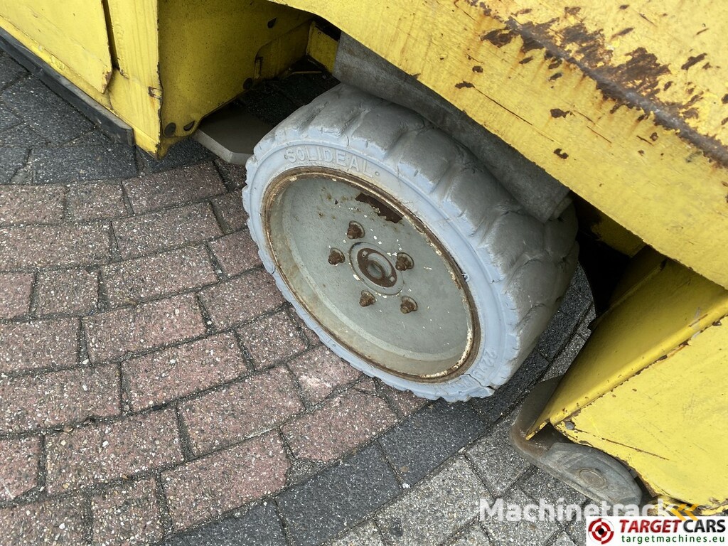 PB Lift S225-12ES Electric Scissor Work Lift 2250cm