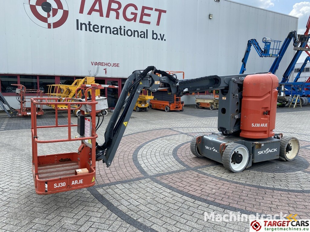 SkyJack SJ30 ARJE Articulated Electric Boom Work Lift 11M
