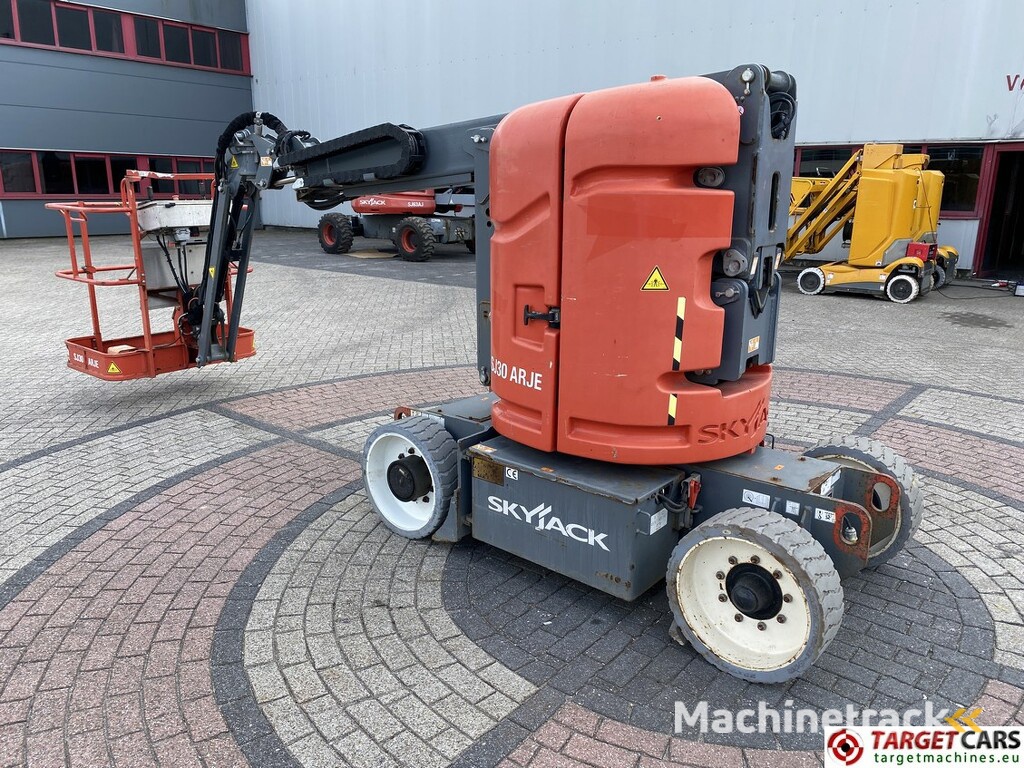 SkyJack SJ30 ARJE Articulated Electric Boom Work Lift 11M