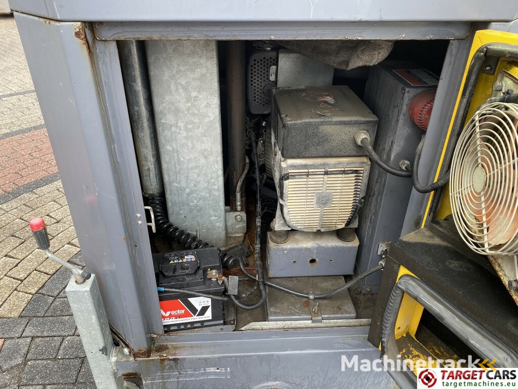 Atlas Copco QLB60 Tower Light 4x350W Led w/generator