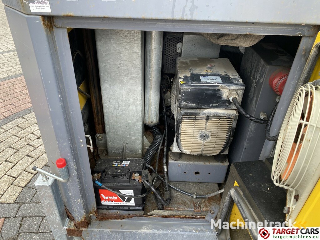 Atlas Copco QLB60 Tower Light 4x350W Led w/generator