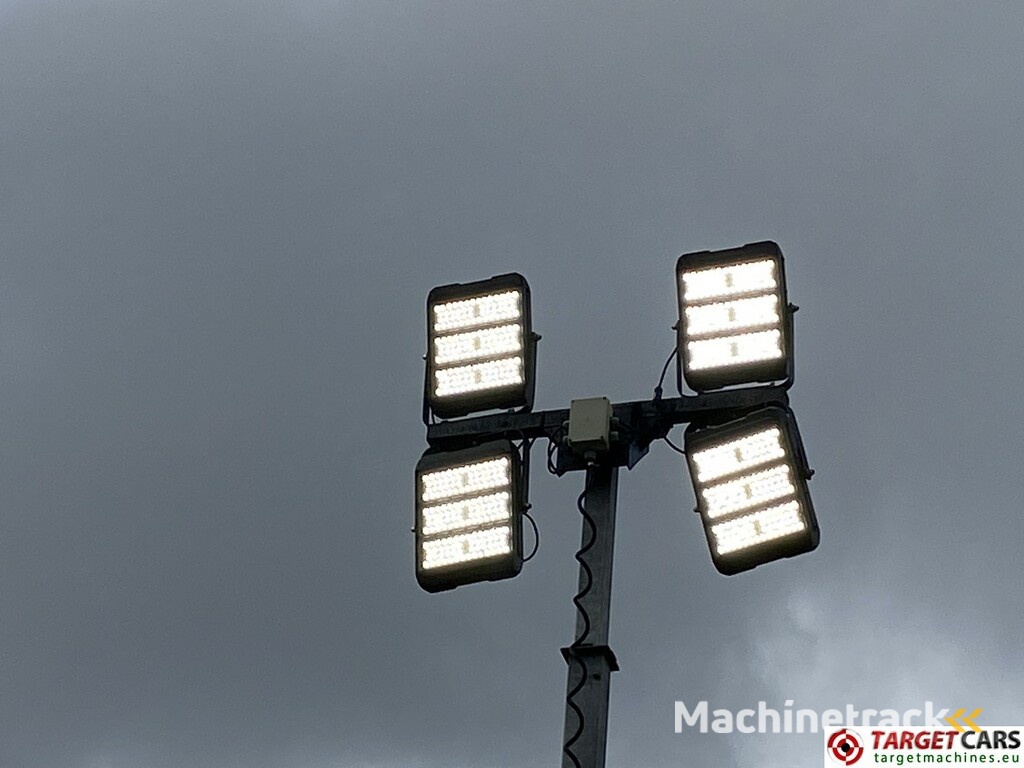 Atlas Copco QLB60 Tower Light 4x350W Led w/generator