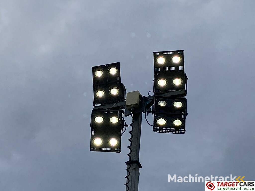Atlas Copco QLB60 Tower Light 4x350W Led w/generator