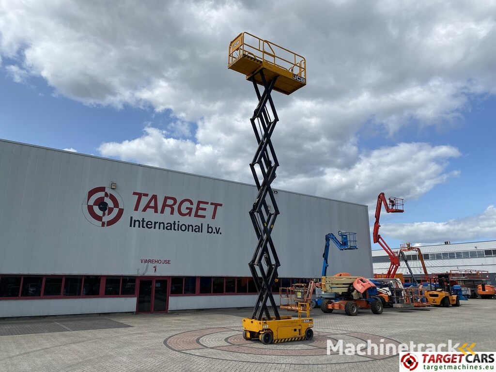 JCB S3246E Electric Scissor Work Lift 1200cm