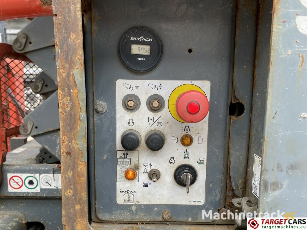 Skyjack SJ6832 RT Diesel 4x4 Scissor 6832 Work Lift 1180cm