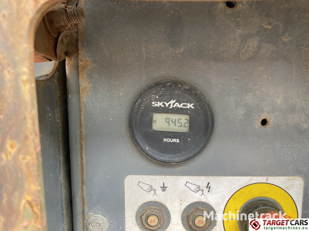 Skyjack SJ6832 RT Diesel 4x4 Scissor 6832 Work Lift 1180cm