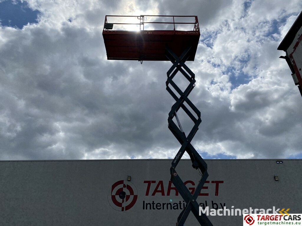 Skyjack SJ6832 RT Diesel 4x4 Scissor 6832 Work Lift 1180cm