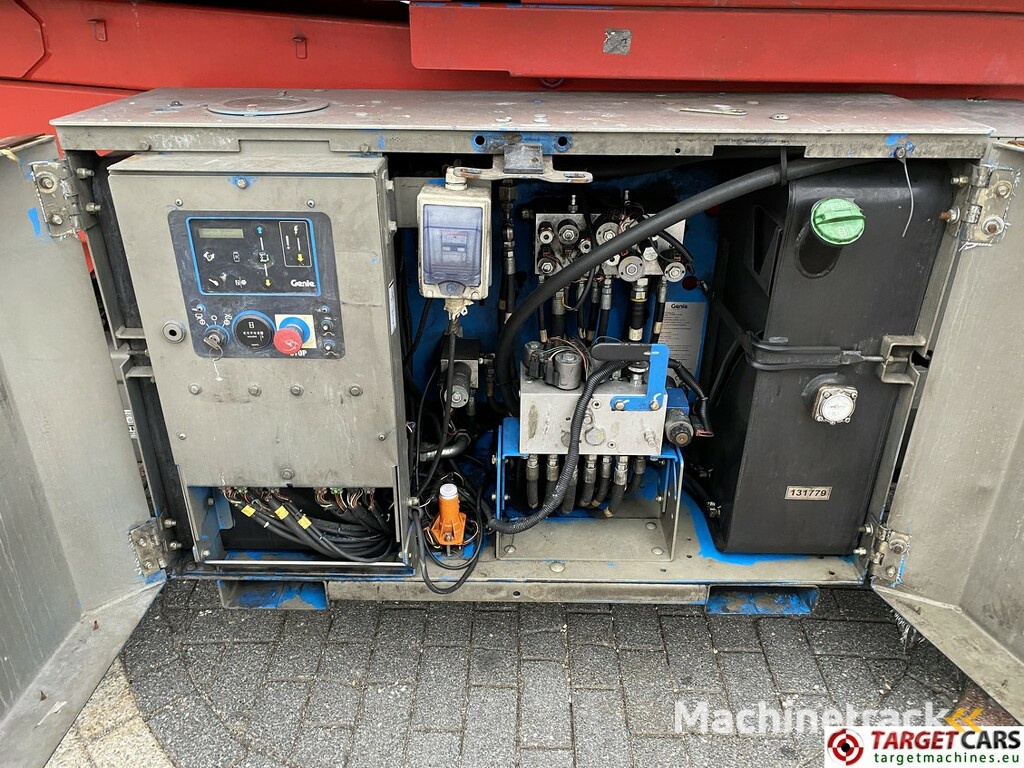 Genie GS-2669RT Diesel 4x4 Scissor Work Lift 1000cm