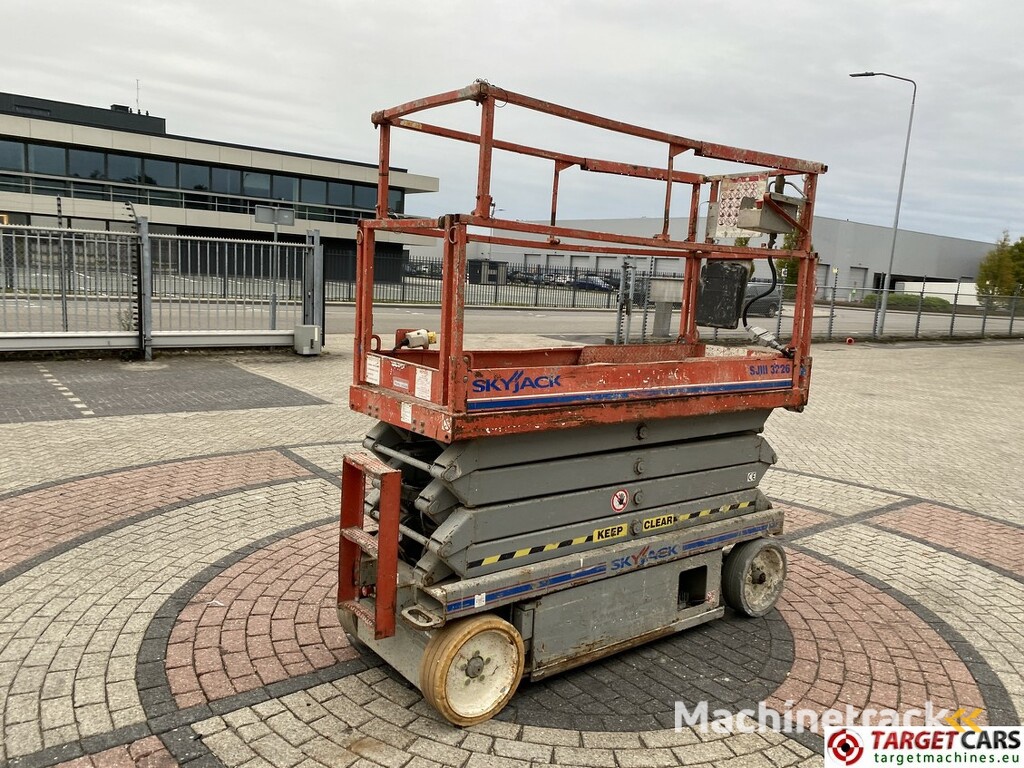 Skyjack SJIII-3226 Electric Scissor Work Lift 990cm