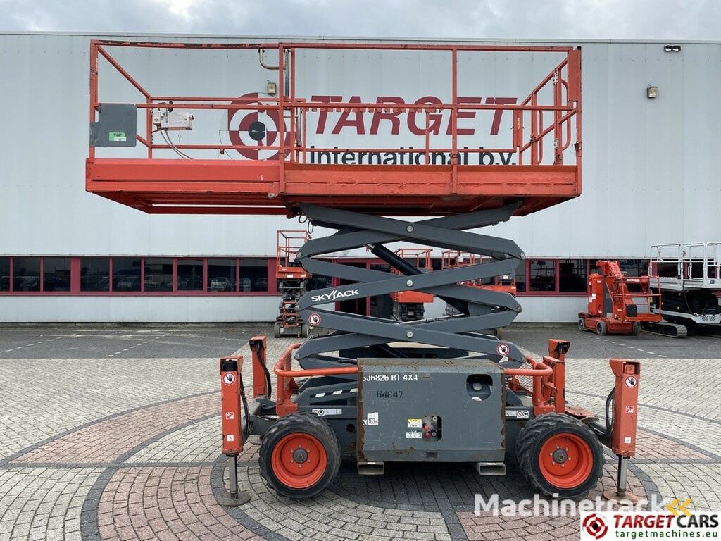 Skyjack SJ6826RT Diesel 4x4 Scissor Work Lift 992cm