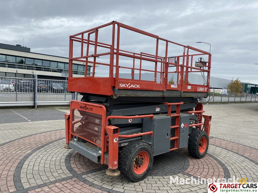 SkyJack SJ8841RT Diesel 4x4 SJ8841 Scissor WorkLift 1430cm